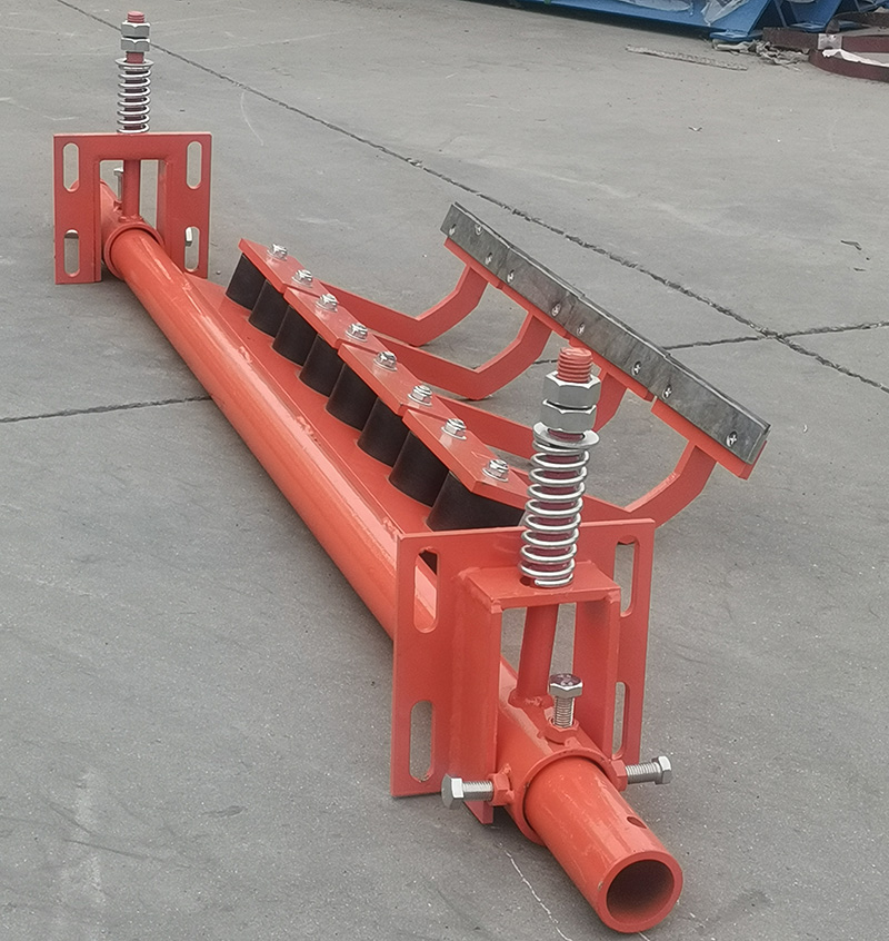 皮帶機(jī)清掃器有什么作用呢？皮帶輸送機(jī)必須安裝清掃器嗎